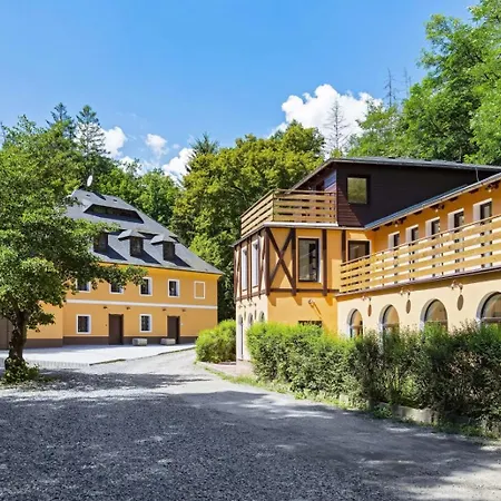 Spaleny Mlyn Apartament